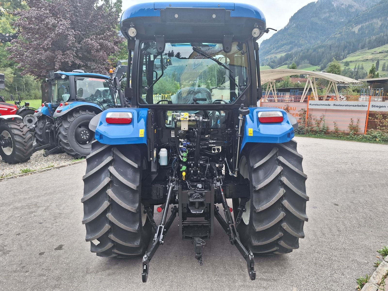 Traktor of the type New Holland T5.90S, Gebrauchtmaschine in Burgkirchen (Picture 7)