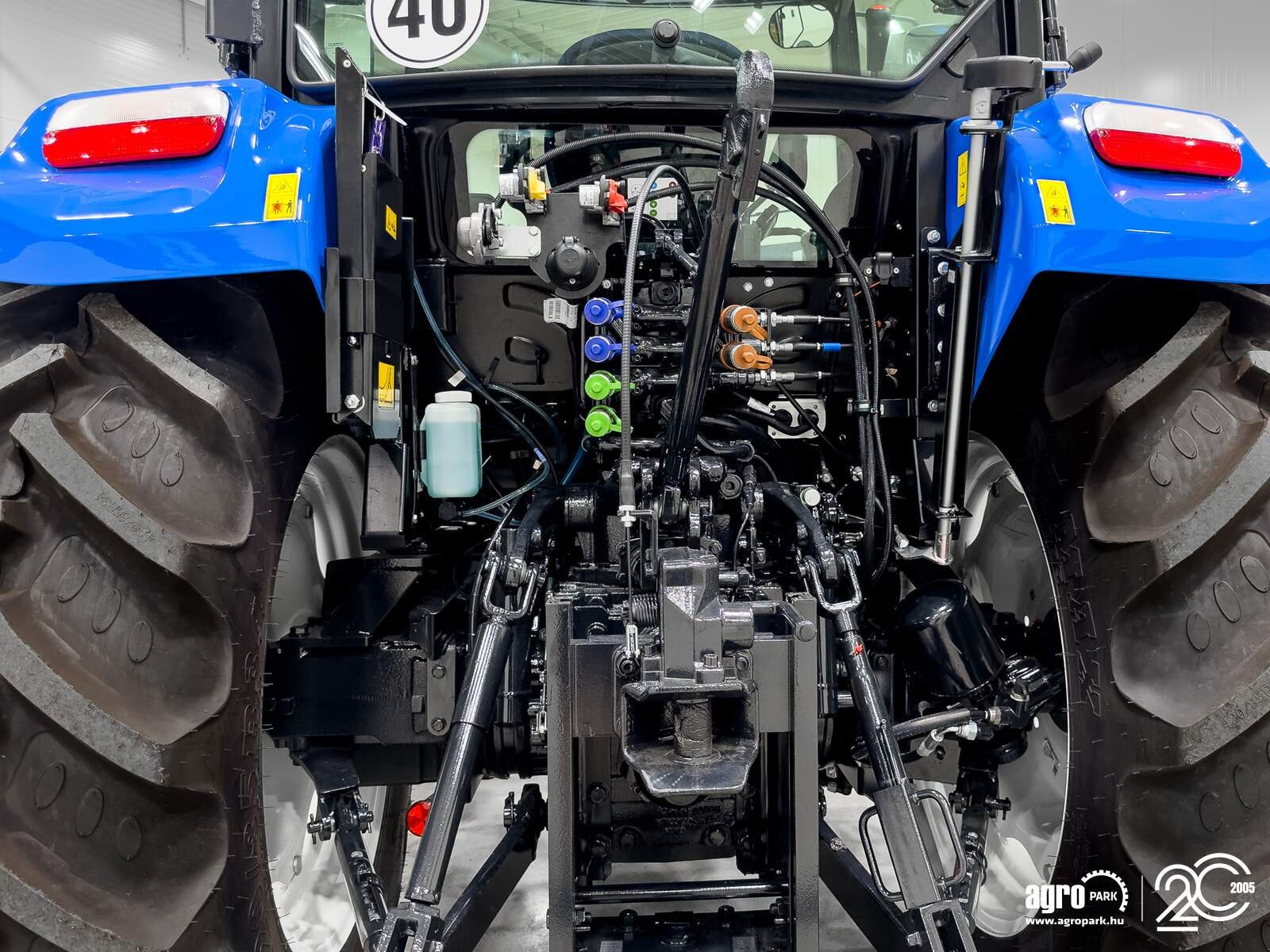 Traktor des Typs New Holland T5.90S, Gebrauchtmaschine in Csengele (Bild 7)