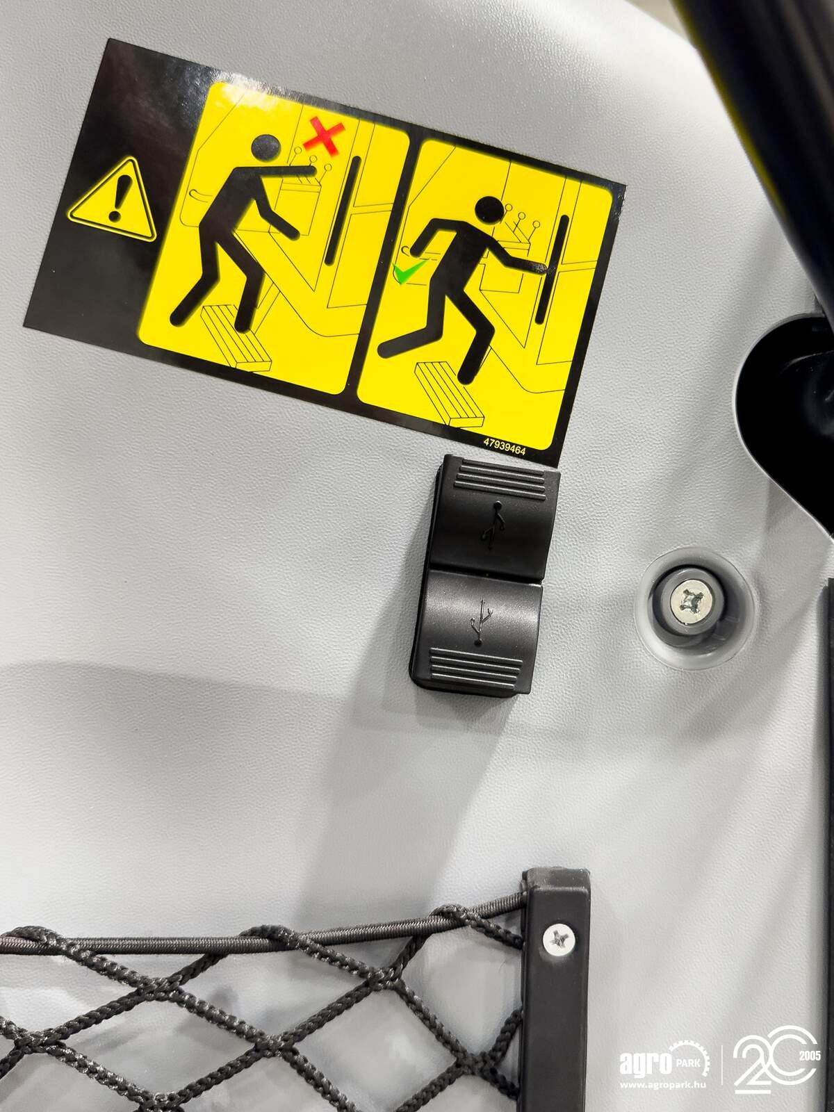 Traktor des Typs New Holland T5.90S, Gebrauchtmaschine in Csengele (Bild 25)