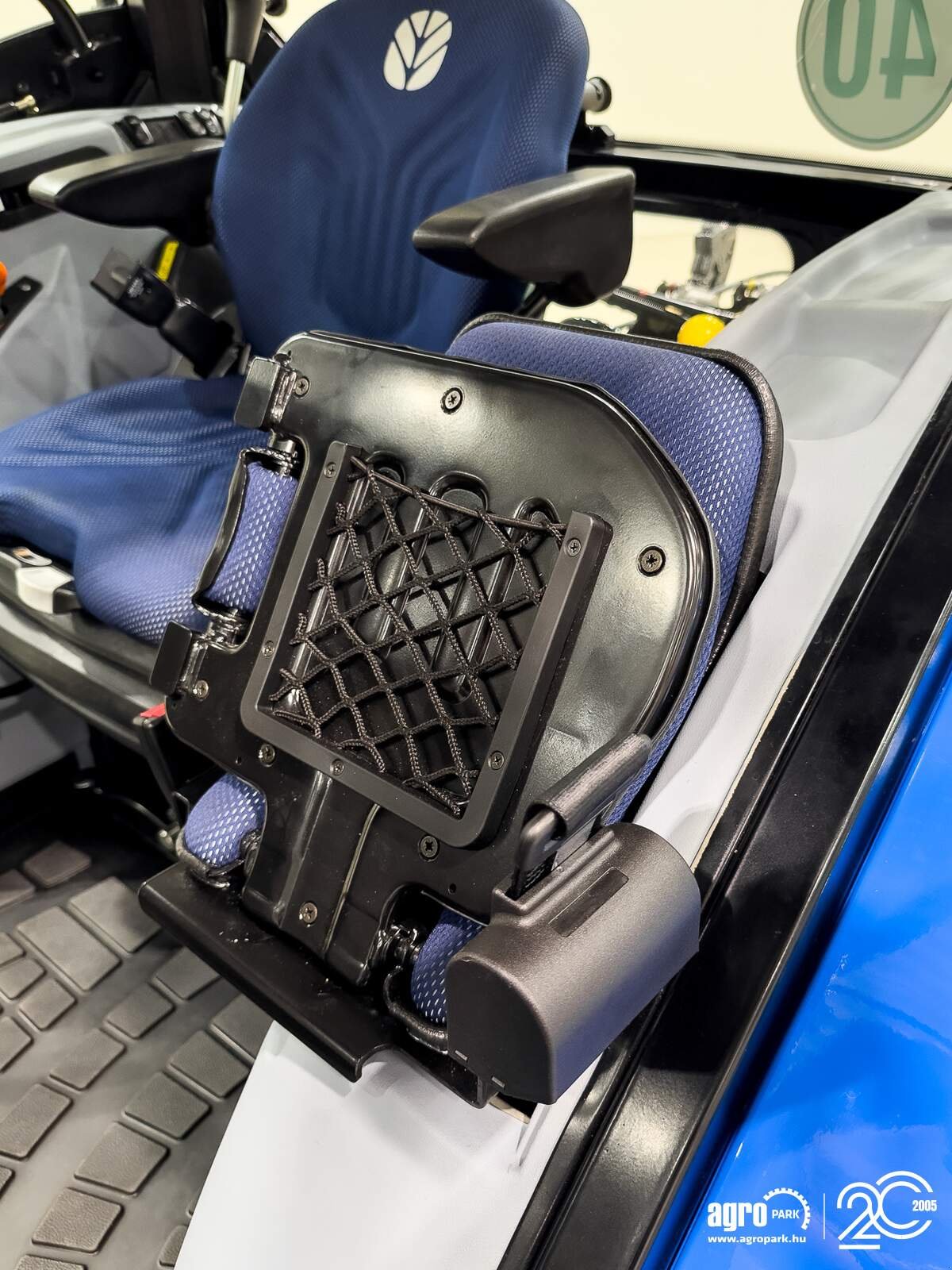 Traktor of the type New Holland T5.90S, Gebrauchtmaschine in Csengele (Picture 12)