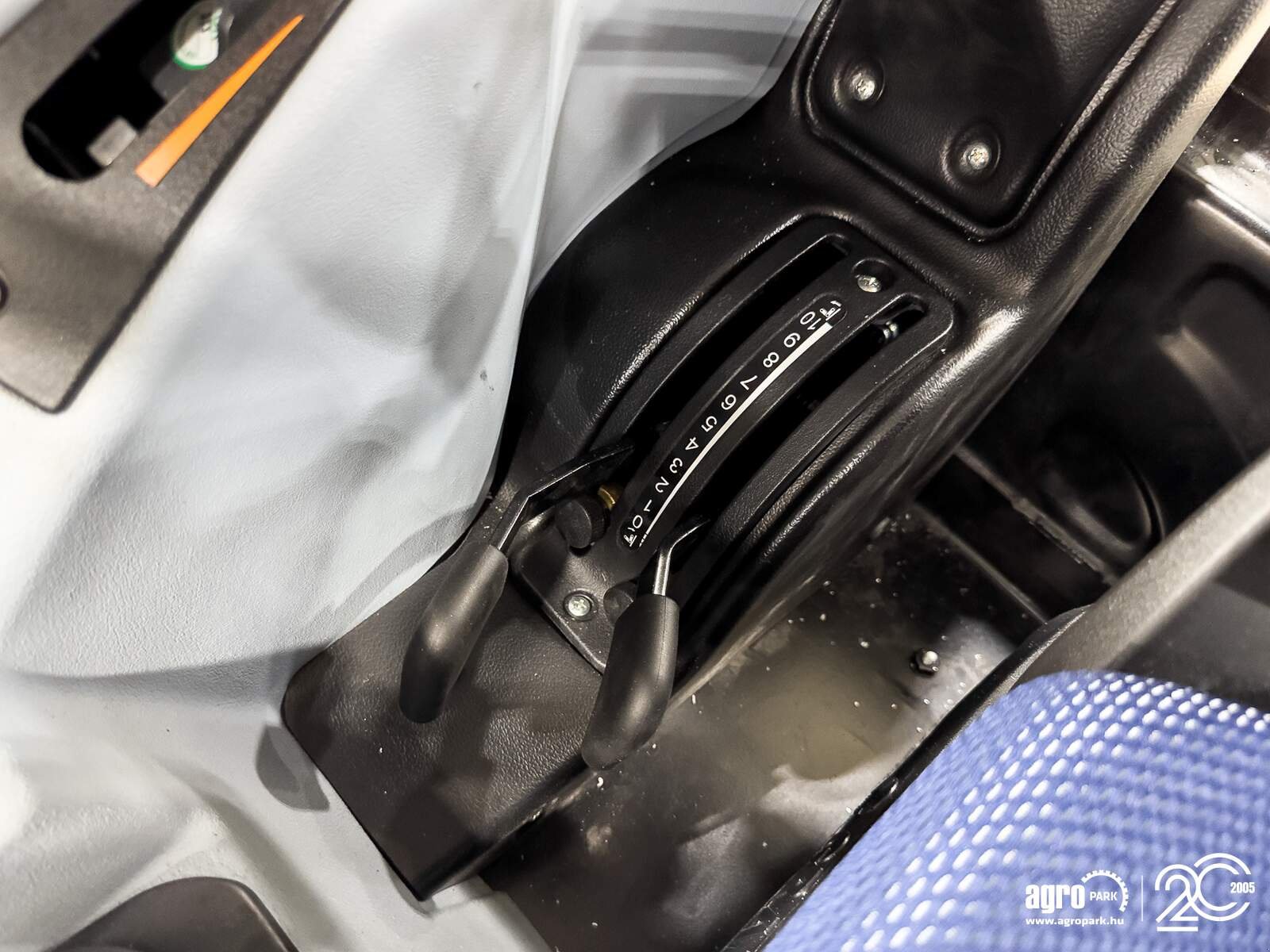 Traktor of the type New Holland T5.90S, Gebrauchtmaschine in Csengele (Picture 16)