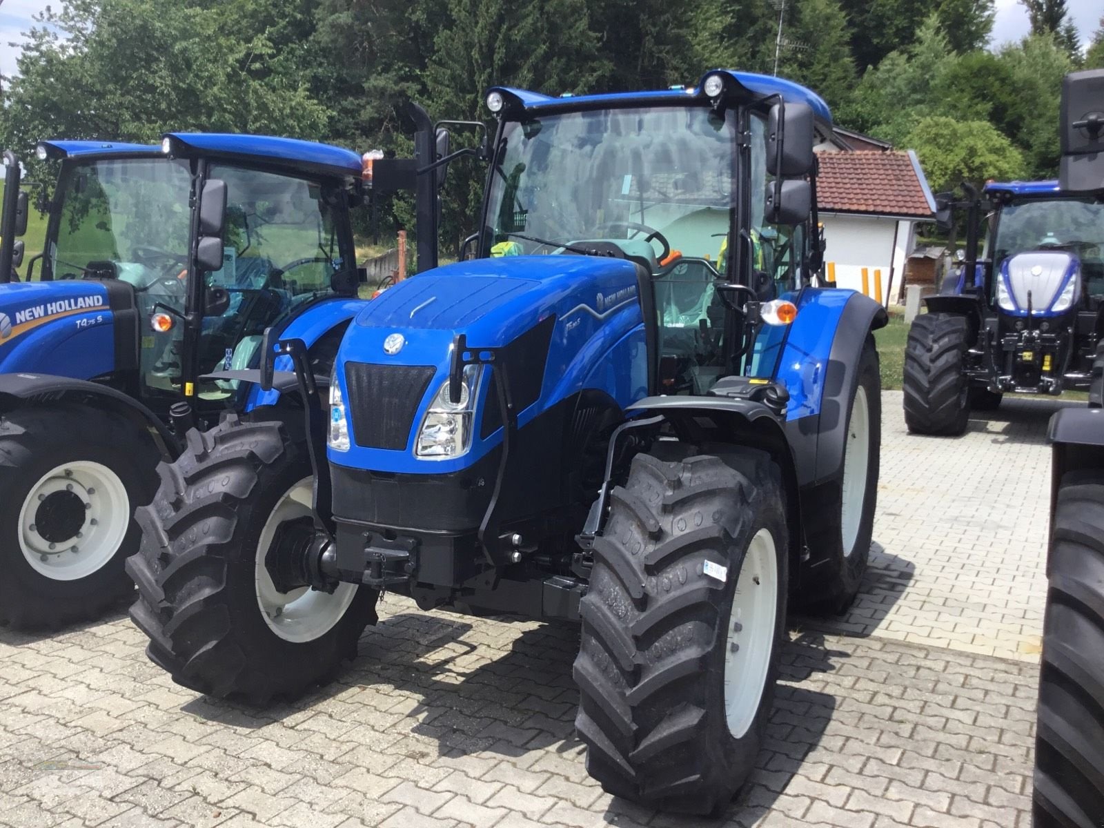 Traktor des Typs New Holland T5.90S, Neumaschine in Fürsteneck (Bild 7)