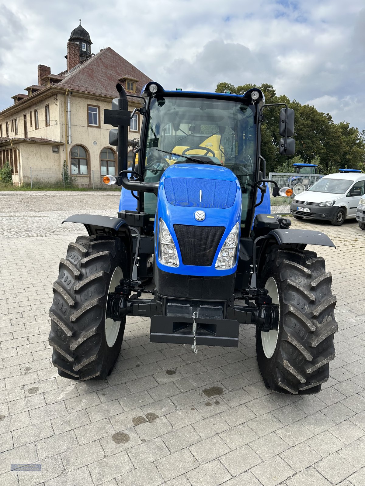 Traktor des Typs New Holland T5.90S, Neumaschine in Bad Köstritz (Bild 2)