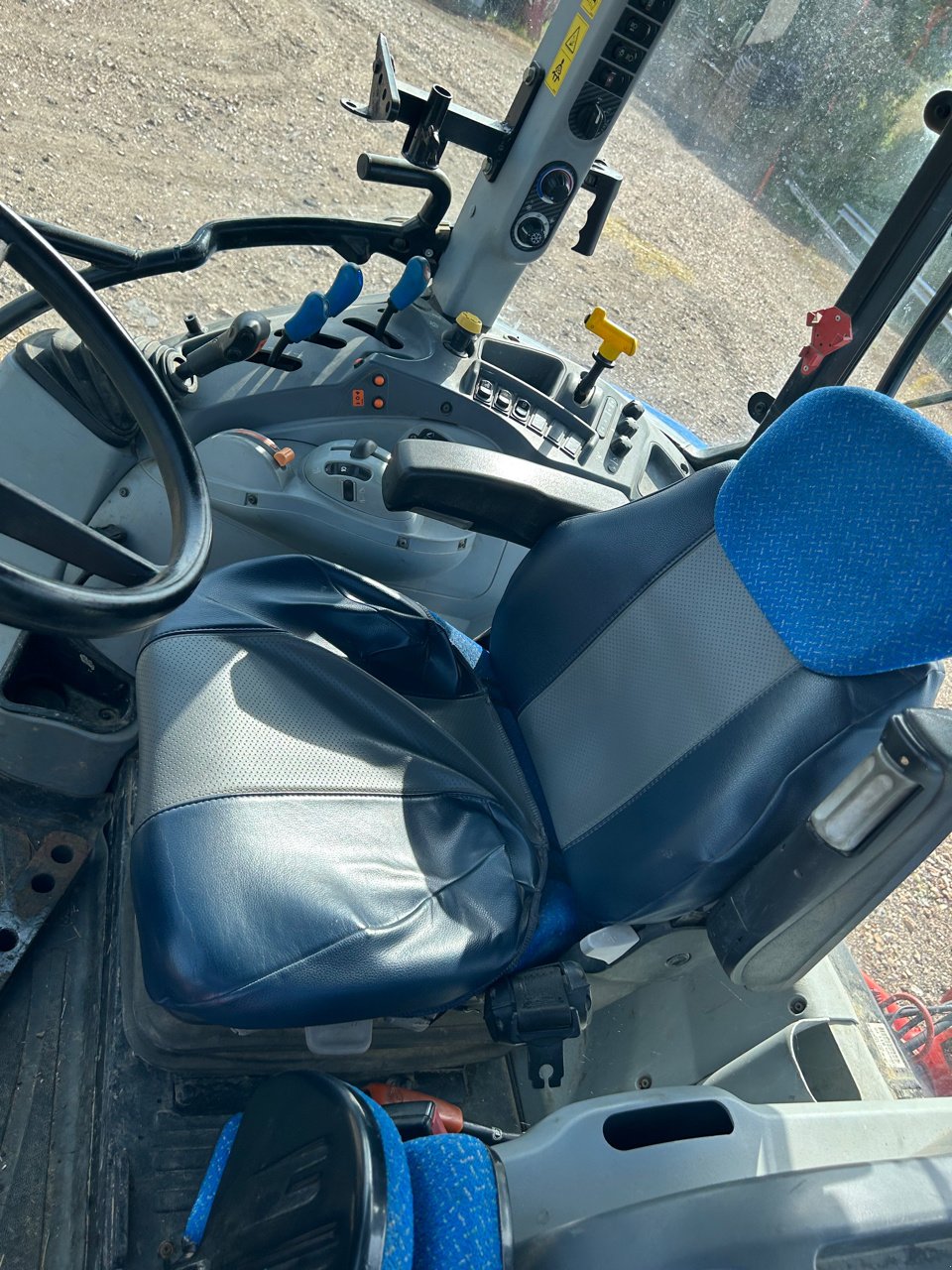 Traktor a típus New Holland T5.95, Gebrauchtmaschine ekkor: CORMENON (Kép 11)