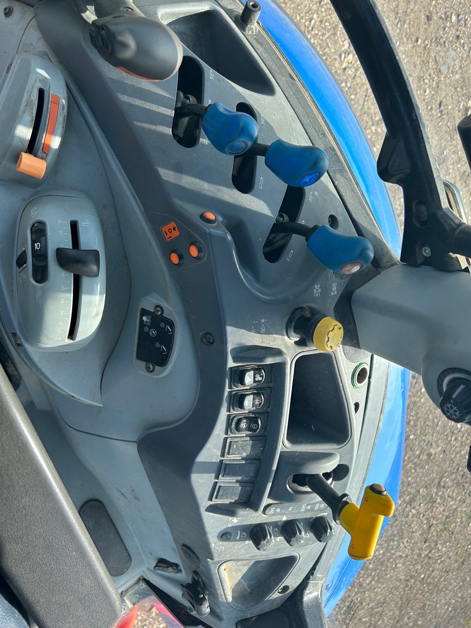 Traktor a típus New Holland T5.95, Gebrauchtmaschine ekkor: CORMENON (Kép 7)