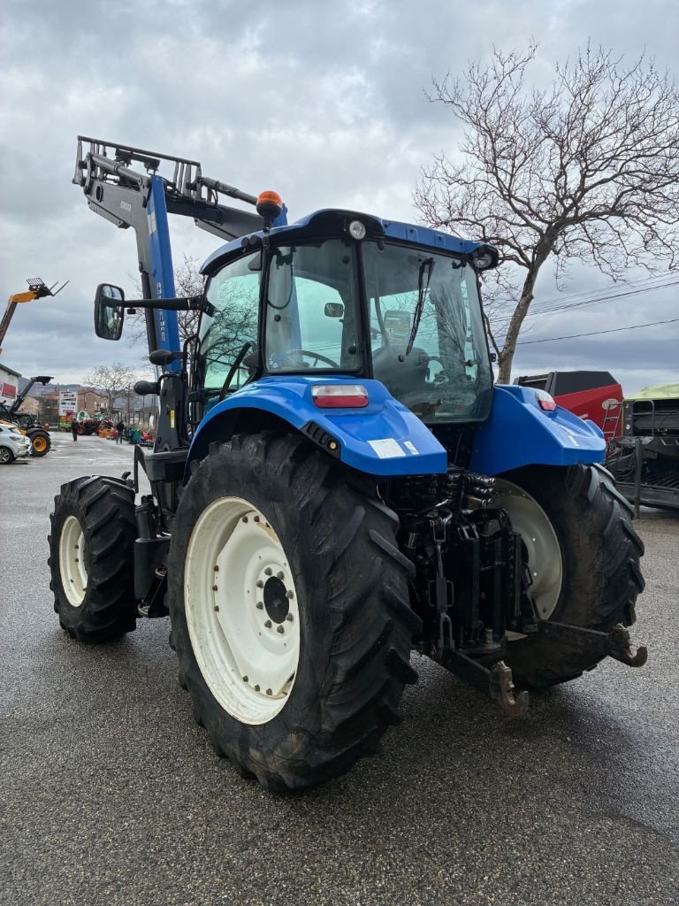 Traktor des Typs New Holland T5.95, Gebrauchtmaschine in VERNOUX EN VIVARAIS (Bild 2)