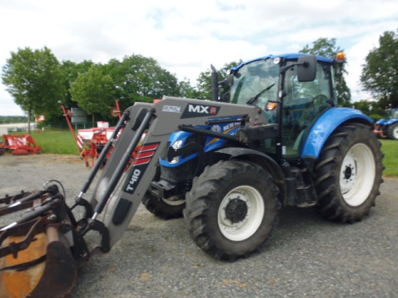 Traktor of the type New Holland T595, Gebrauchtmaschine in CHATEAUBRIANT CEDEX (Picture 1)