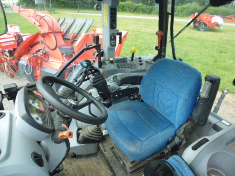 Traktor of the type New Holland T595, Gebrauchtmaschine in CHATEAUBRIANT CEDEX (Picture 3)