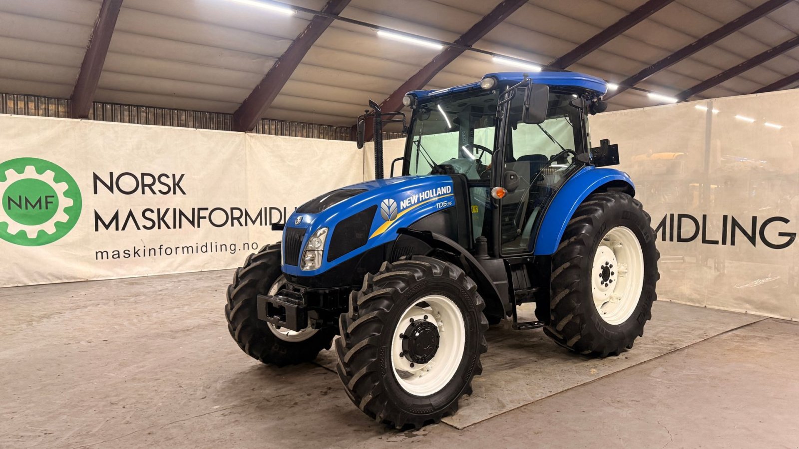 Traktor от тип New Holland T5.95, Gebrauchtmaschine в Ølen (Снимка 1)