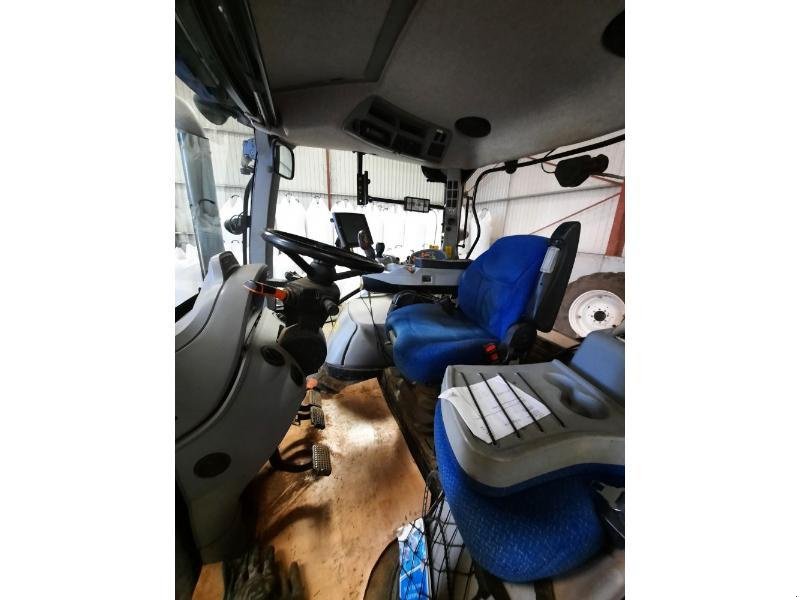 Traktor от тип New Holland T6-140AC, Gebrauchtmaschine в ANTIGNY (Снимка 7)
