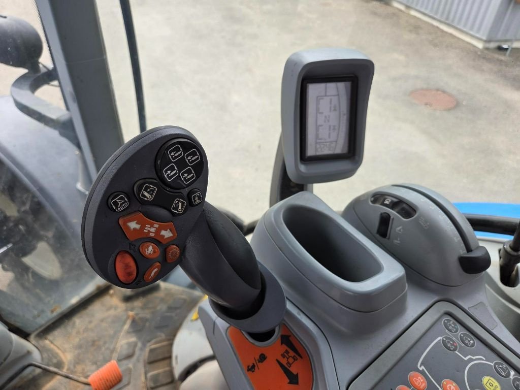 Traktor του τύπου New Holland T.6 155 DC, Gebrauchtmaschine σε MAYENNE (Φωτογραφία 9)