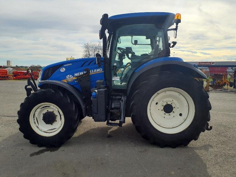 Traktor of the type New Holland T6-155AC, Gebrauchtmaschine in ANTIGNY (Picture 1)