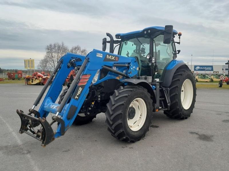 Traktor of the type New Holland T6-155DY, Gebrauchtmaschine in ANTIGNY (Picture 1)