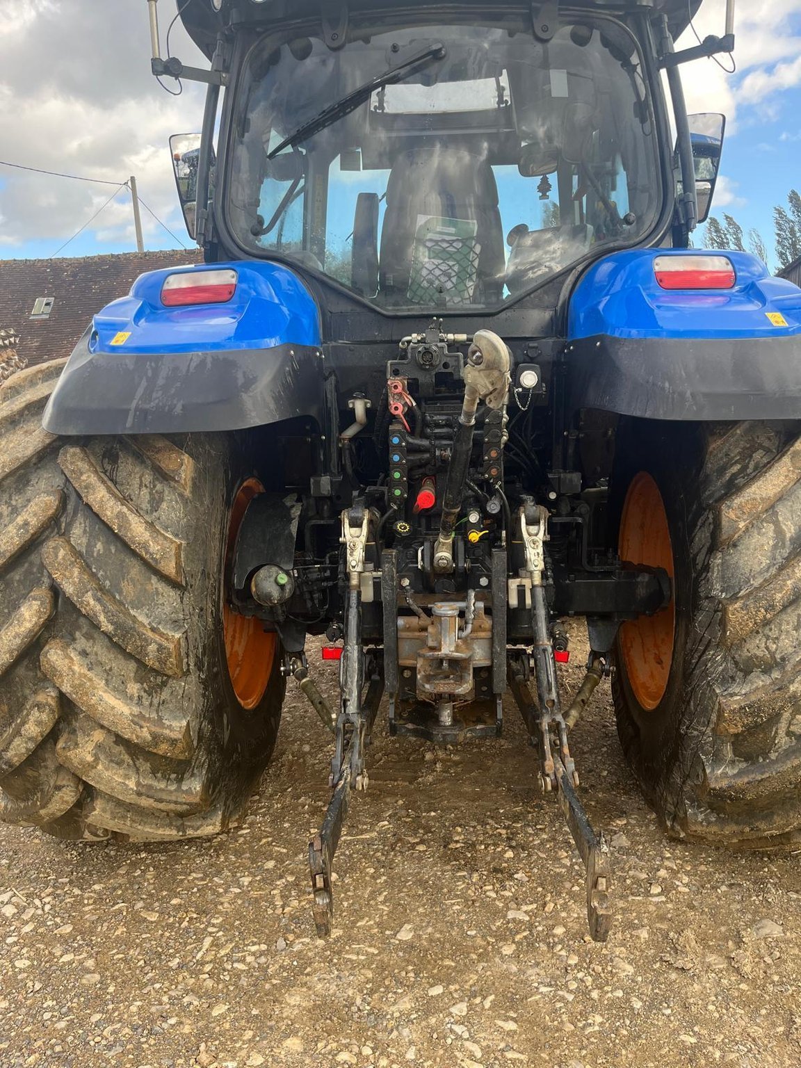 Traktor del tipo New Holland T6 180 DYNAMIC CDE, Gebrauchtmaschine In Le Horps (Immagine 3)