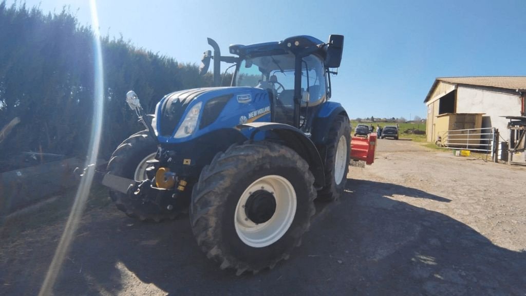 Traktor typu New Holland T6 180 EC, Gebrauchtmaschine v ENNEZAT (Obrázek 1)