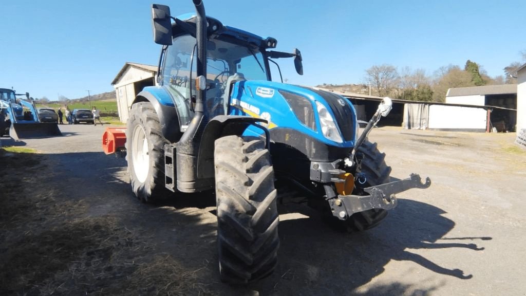 Traktor typu New Holland T6 180 EC, Gebrauchtmaschine v ENNEZAT (Obrázek 2)