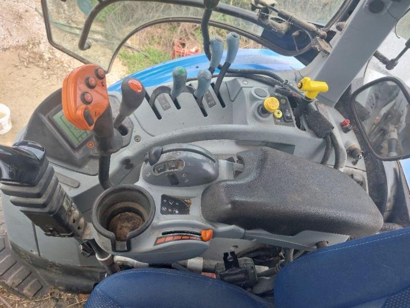 Traktor typu New Holland T6-180E, Gebrauchtmaschine v CHAUMONT (Obrázek 4)