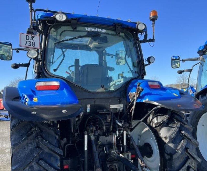 Traktor van het type New Holland T6010 PLUS, Gebrauchtmaschine in Hadsten (Foto 6)