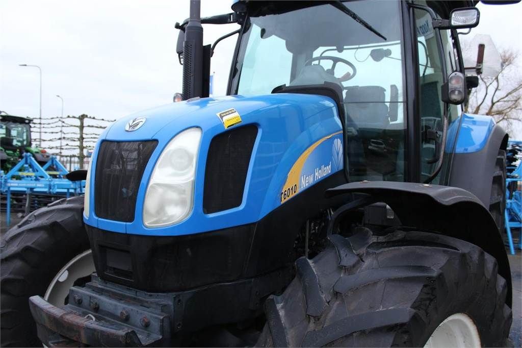Traktor van het type New Holland T6010 Plus, Gebrauchtmaschine in Bant (Foto 2)