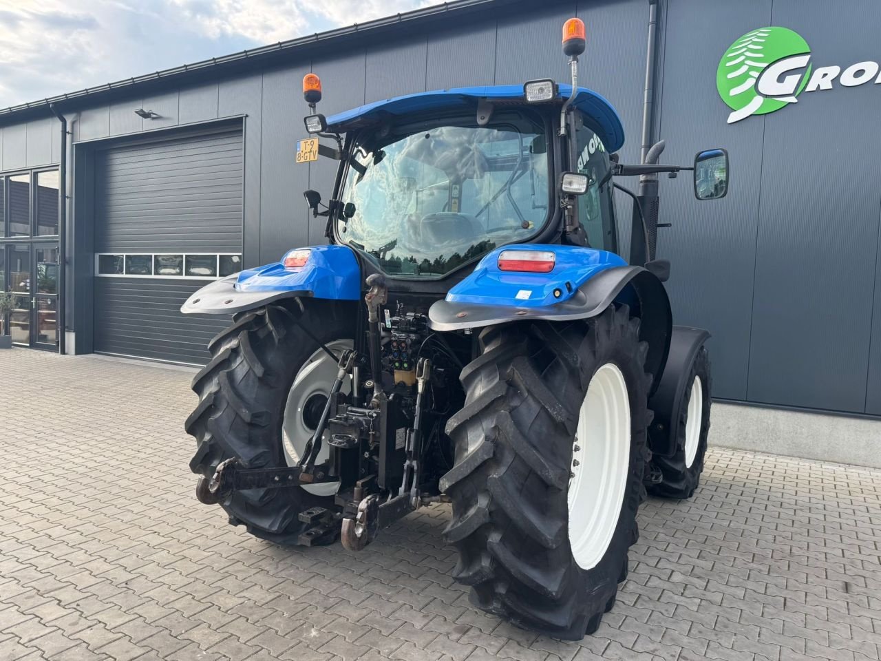 Traktor van het type New Holland T6010, Gebrauchtmaschine in Daarle (Foto 5)
