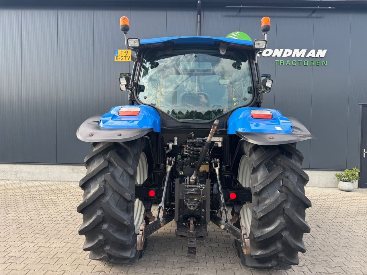 Traktor van het type New Holland T6010, Gebrauchtmaschine in Daarle (Foto 7)