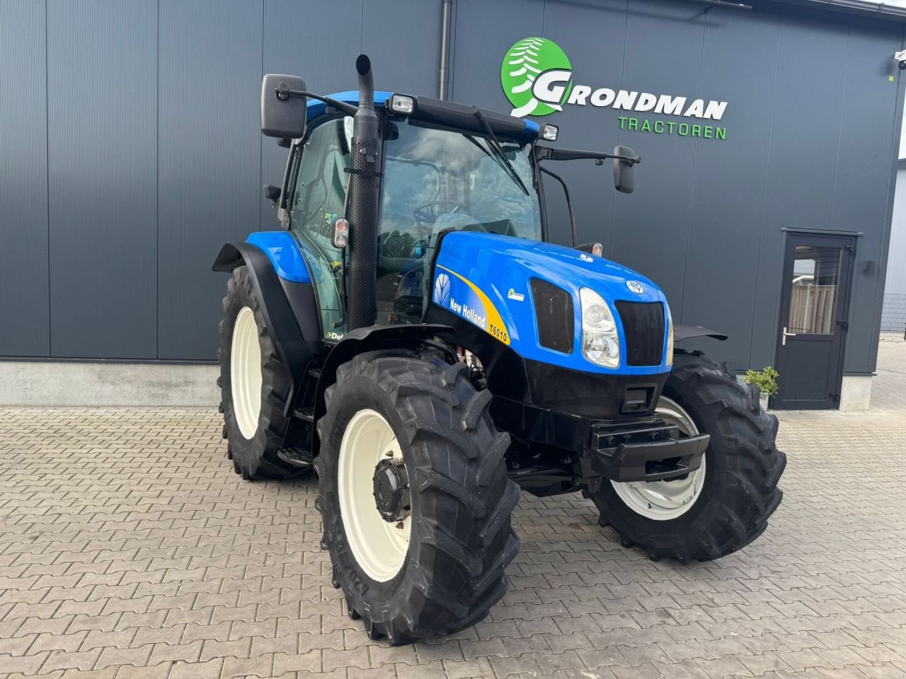 Traktor van het type New Holland T6010, Gebrauchtmaschine in Daarle (Foto 3)