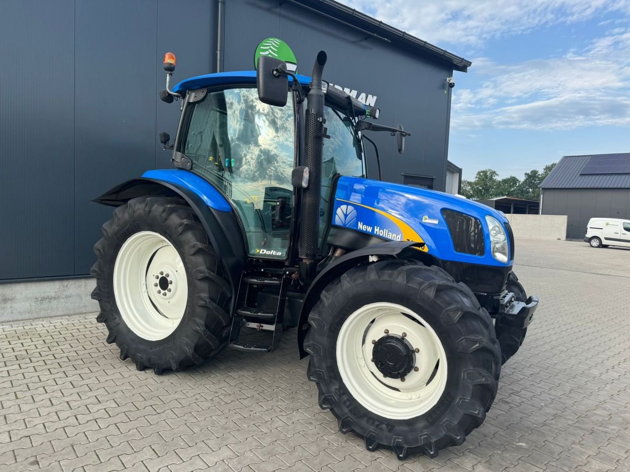 Traktor van het type New Holland T6010, Gebrauchtmaschine in Daarle (Foto 4)