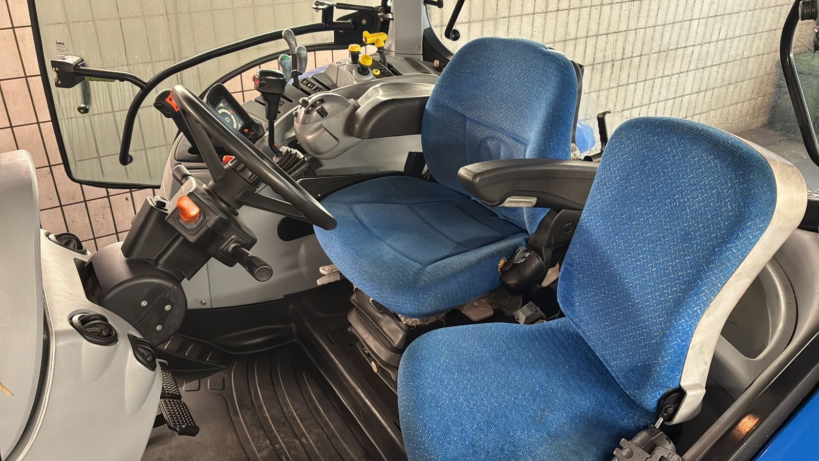 Traktor типа New Holland T6020 Delta, Gebrauchtmaschine в Villach (Фотография 13)