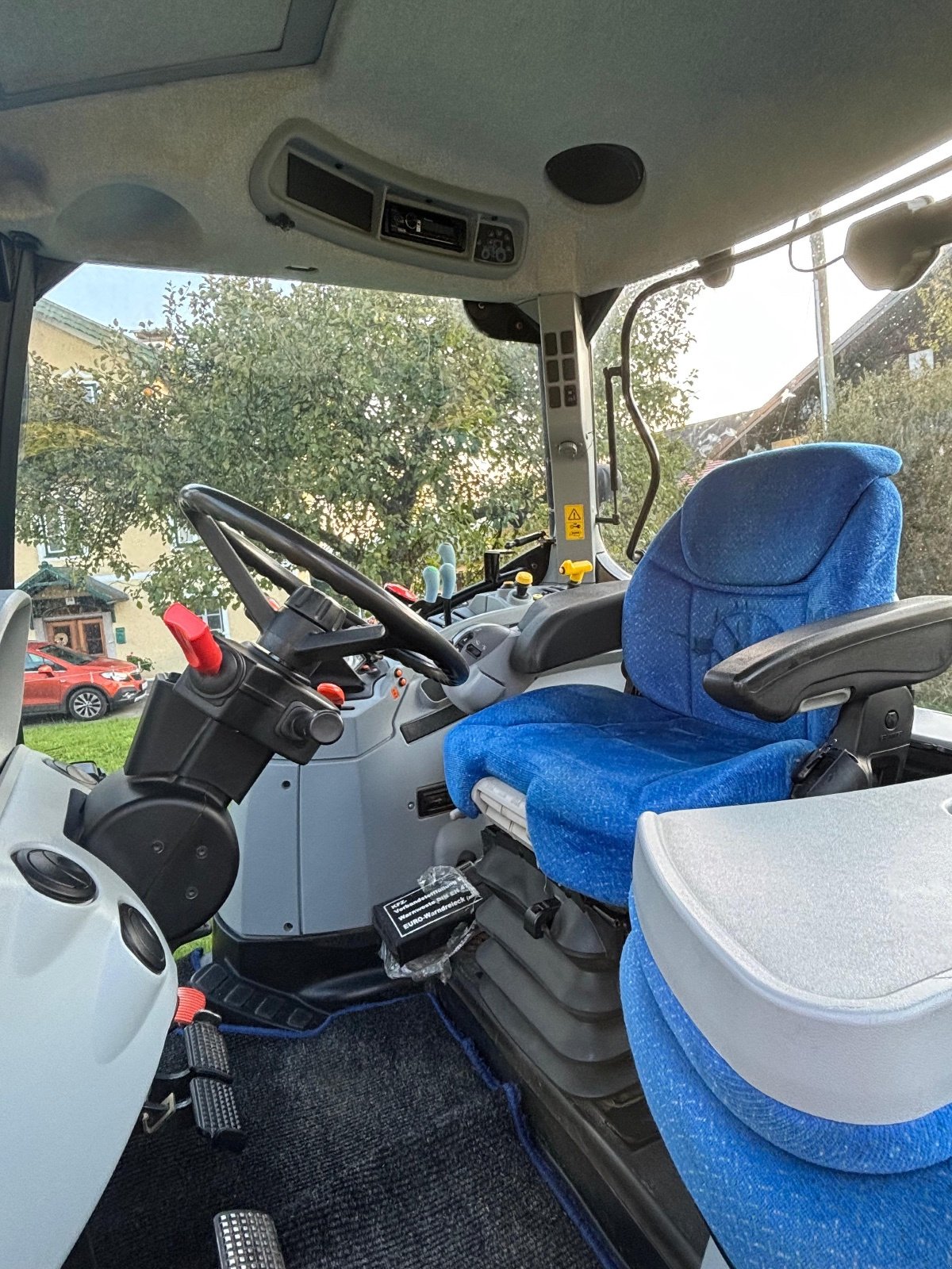 Traktor типа New Holland T6020 Elite, Gebrauchtmaschine в Oberhofen (Фотография 3)