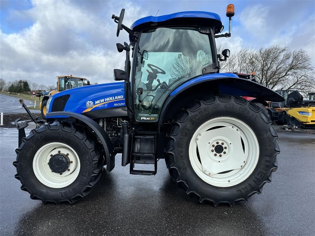 Traktor tip New Holland T6020 Plus KUN 4900 TIMER OG AFFJEDRET KABINE!, Gebrauchtmaschine in Nørager (Poză 3)