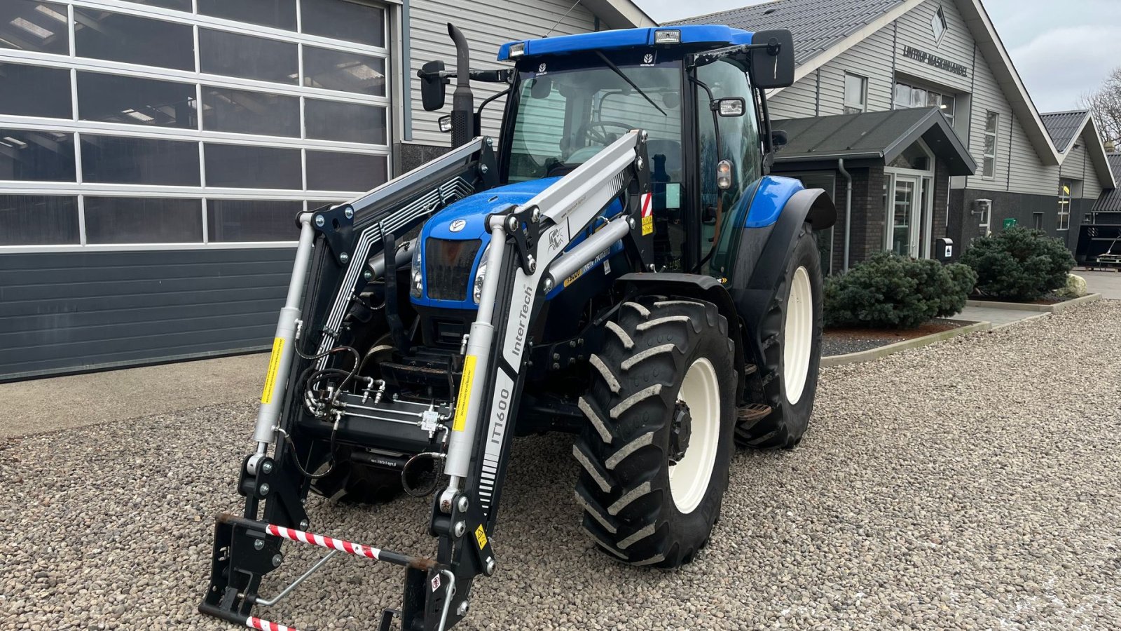 Traktor от тип New Holland T6020 Plus, med frontlæsser, Gebrauchtmaschine в Lintrup (Снимка 9)