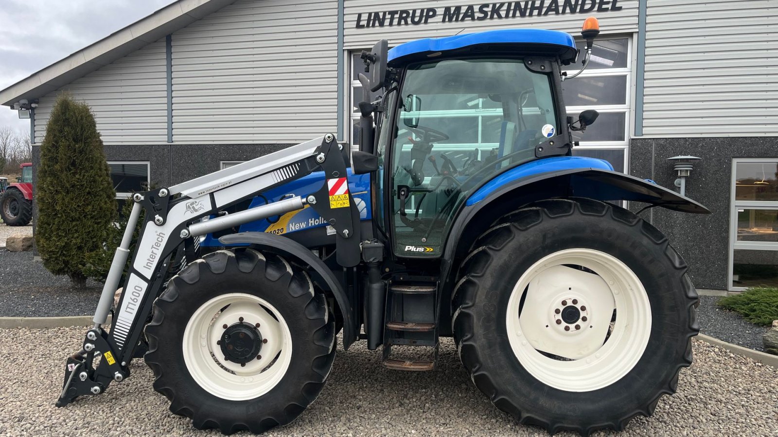 Traktor от тип New Holland T6020 Plus, med frontlæsser, Gebrauchtmaschine в Lintrup (Снимка 11)