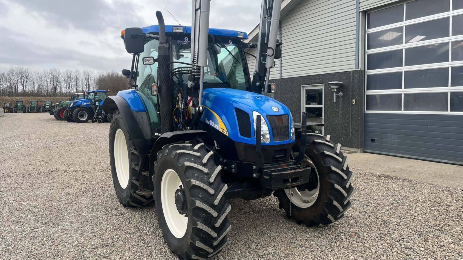 Traktor от тип New Holland T6020 Plus, med frontlæsser, Gebrauchtmaschine в Lintrup (Снимка 17)