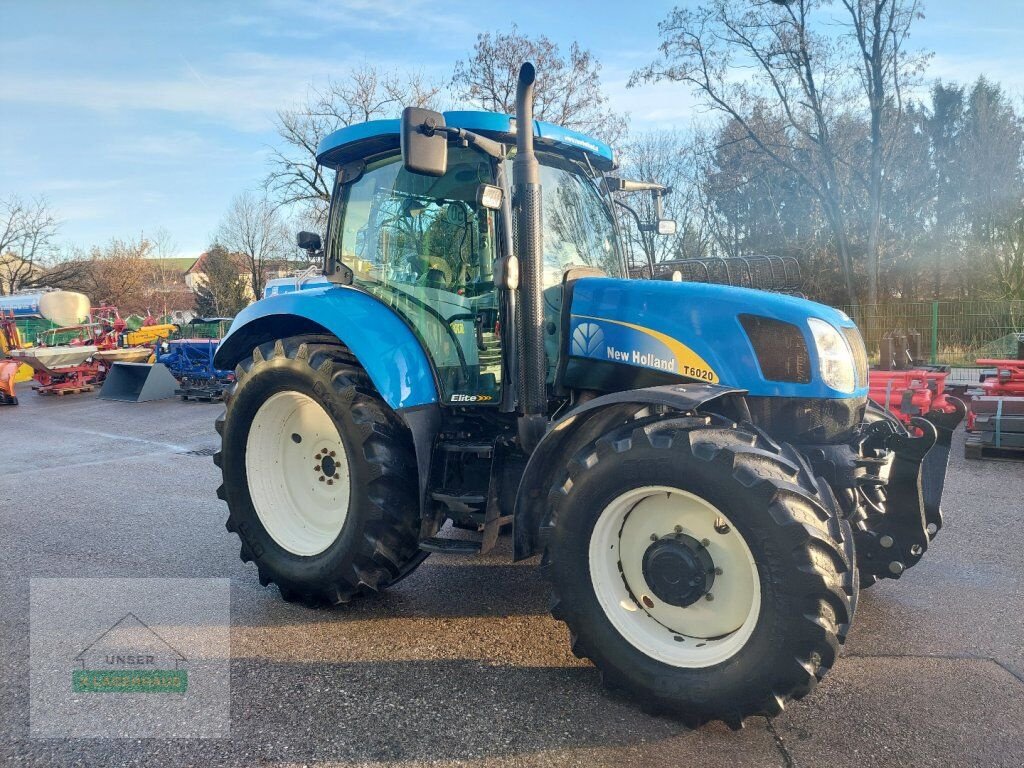 Traktor от тип New Holland T6020, Gebrauchtmaschine в Haag (Снимка 1)