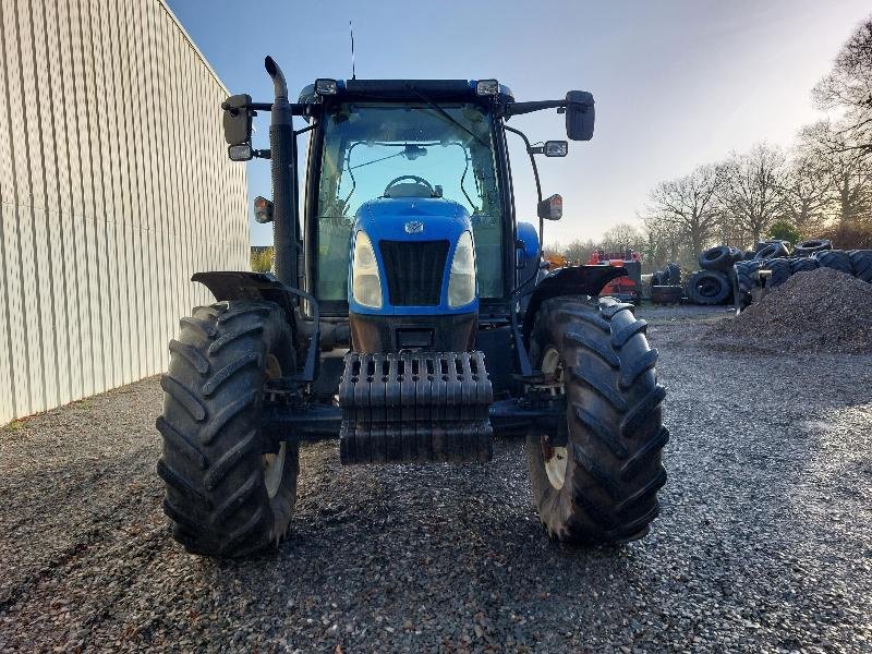 Traktor des Typs New Holland T6020ELEVAGE, Gebrauchtmaschine in CHATEAUBRIANT CEDEX (Bild 6)