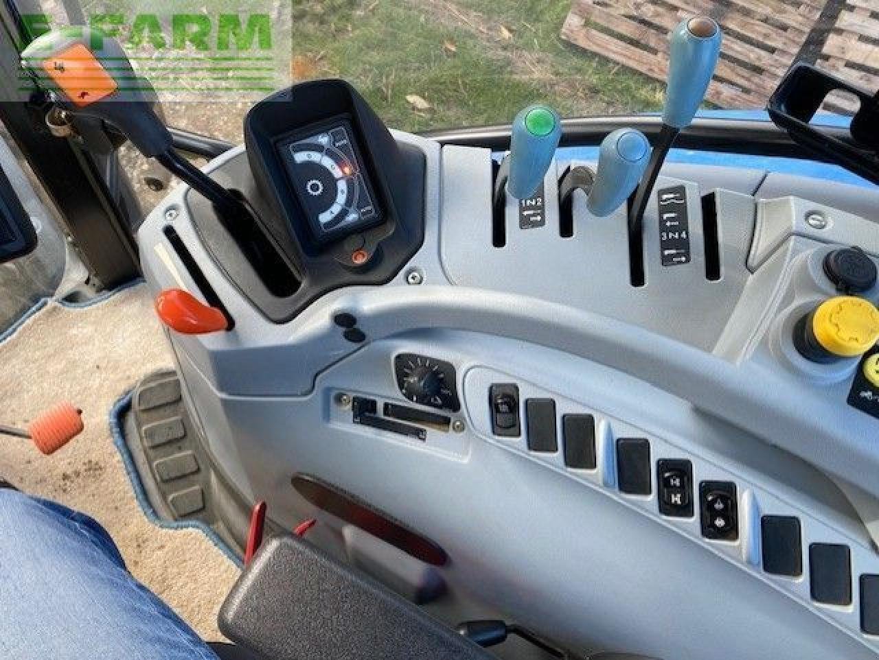 Traktor от тип New Holland T6030 Delta Delta, Gebrauchtmaschine в Hamburg (Снимка 6)