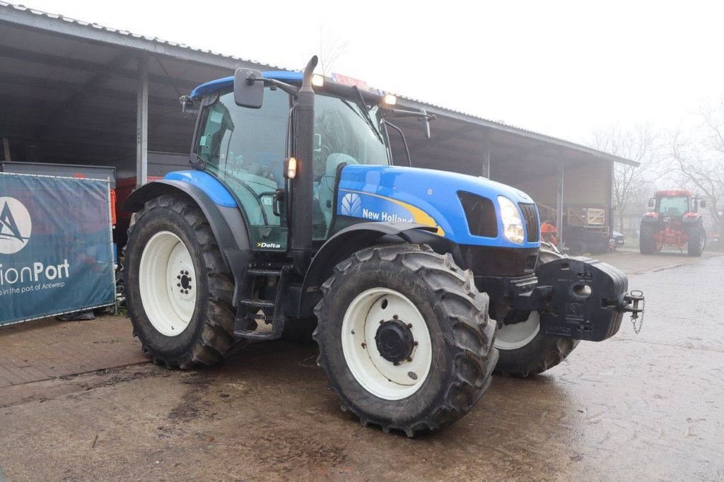 Traktor del tipo New Holland T6030, Gebrauchtmaschine In Antwerpen (Immagine 8)