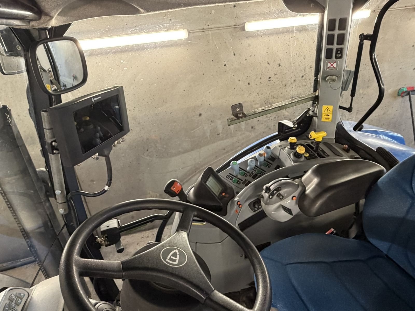 Traktor a típus New Holland T6050 Elite, Gebrauchtmaschine ekkor: Göpfritz (Kép 8)