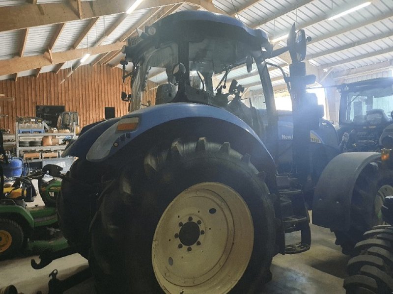 Traktor типа New Holland T6050, Gebrauchtmaschine в PITHIVIERS Cedex (Фотография 3)