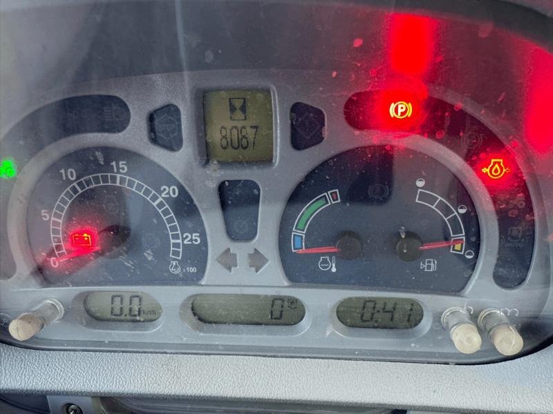 Traktor des Typs New Holland T6050, Gebrauchtmaschine in Richebourg (Bild 7)