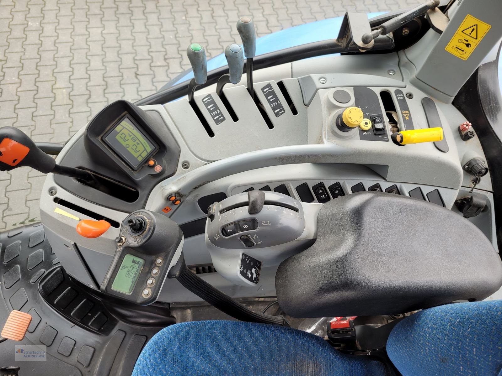 Traktor типа New Holland T6070 Elite, Gebrauchtmaschine в Altenberge (Фотография 7)