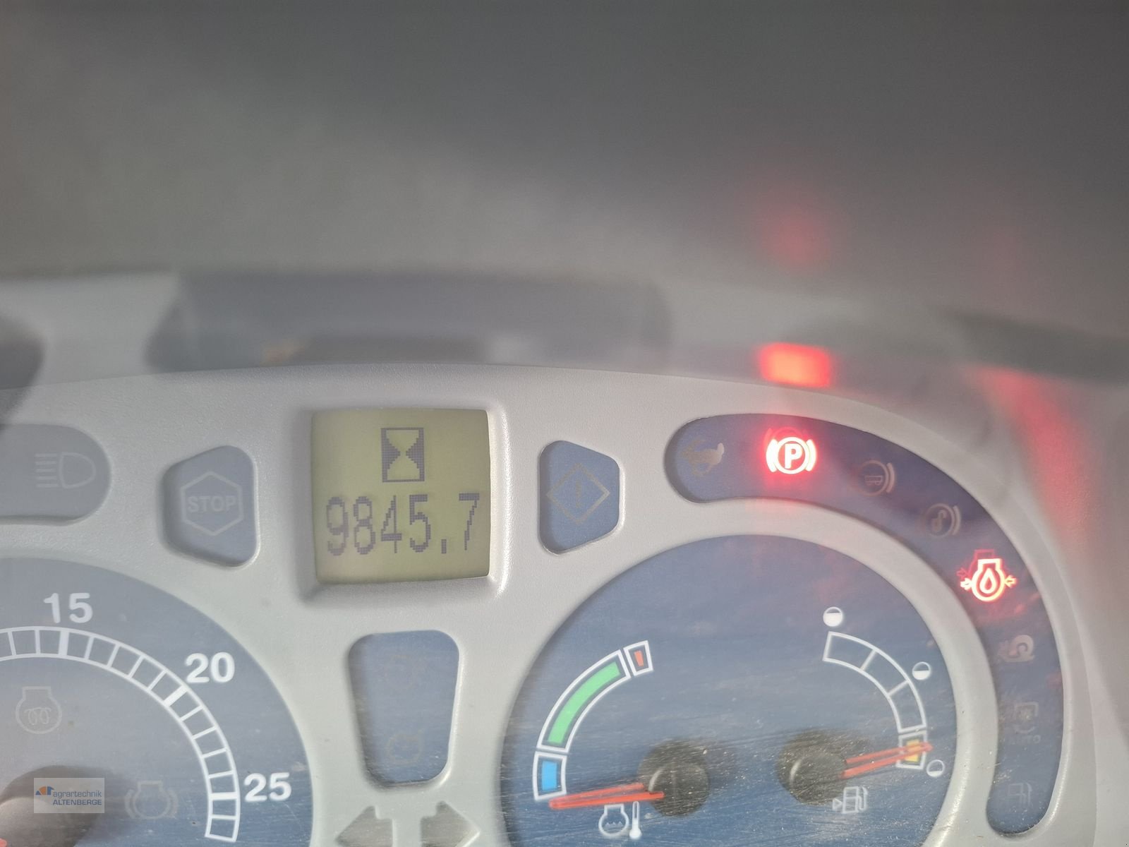 Traktor of the type New Holland T6070 Elite, Gebrauchtmaschine in Altenberge (Picture 14)