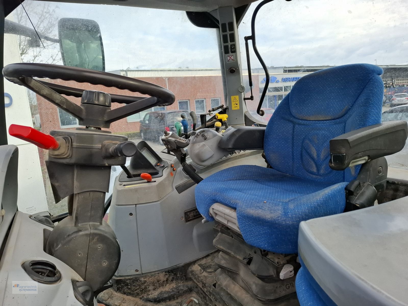 Traktor of the type New Holland T6070 Elite, Gebrauchtmaschine in Altenberge (Picture 11)