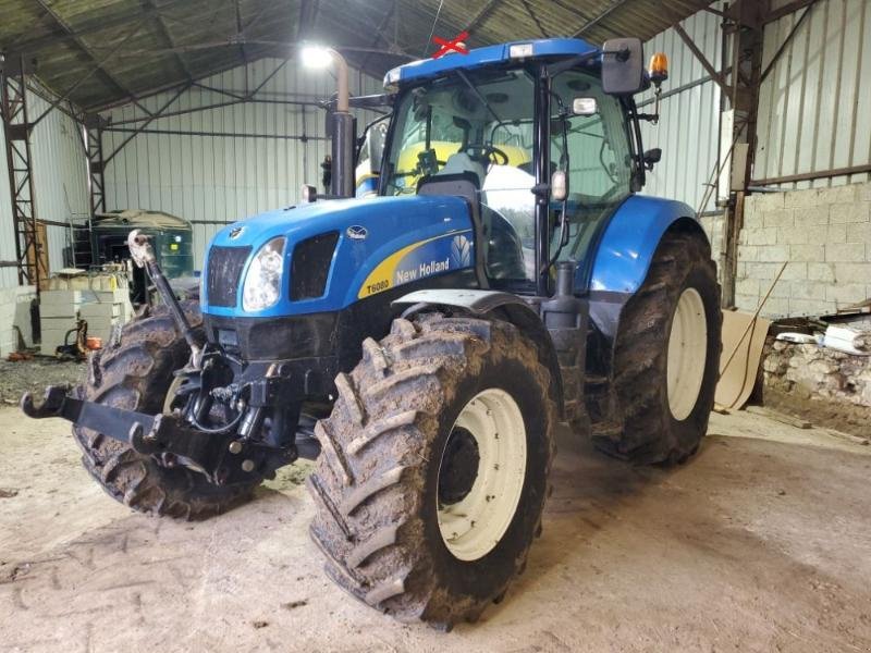 Traktor of the type New Holland T6080 APC, Gebrauchtmaschine in BRAY en Val (Picture 2)