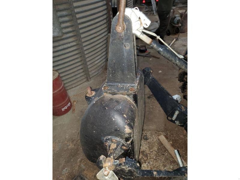 Traktor of the type New Holland T6080 APC, Gebrauchtmaschine in BRAY en Val (Picture 9)