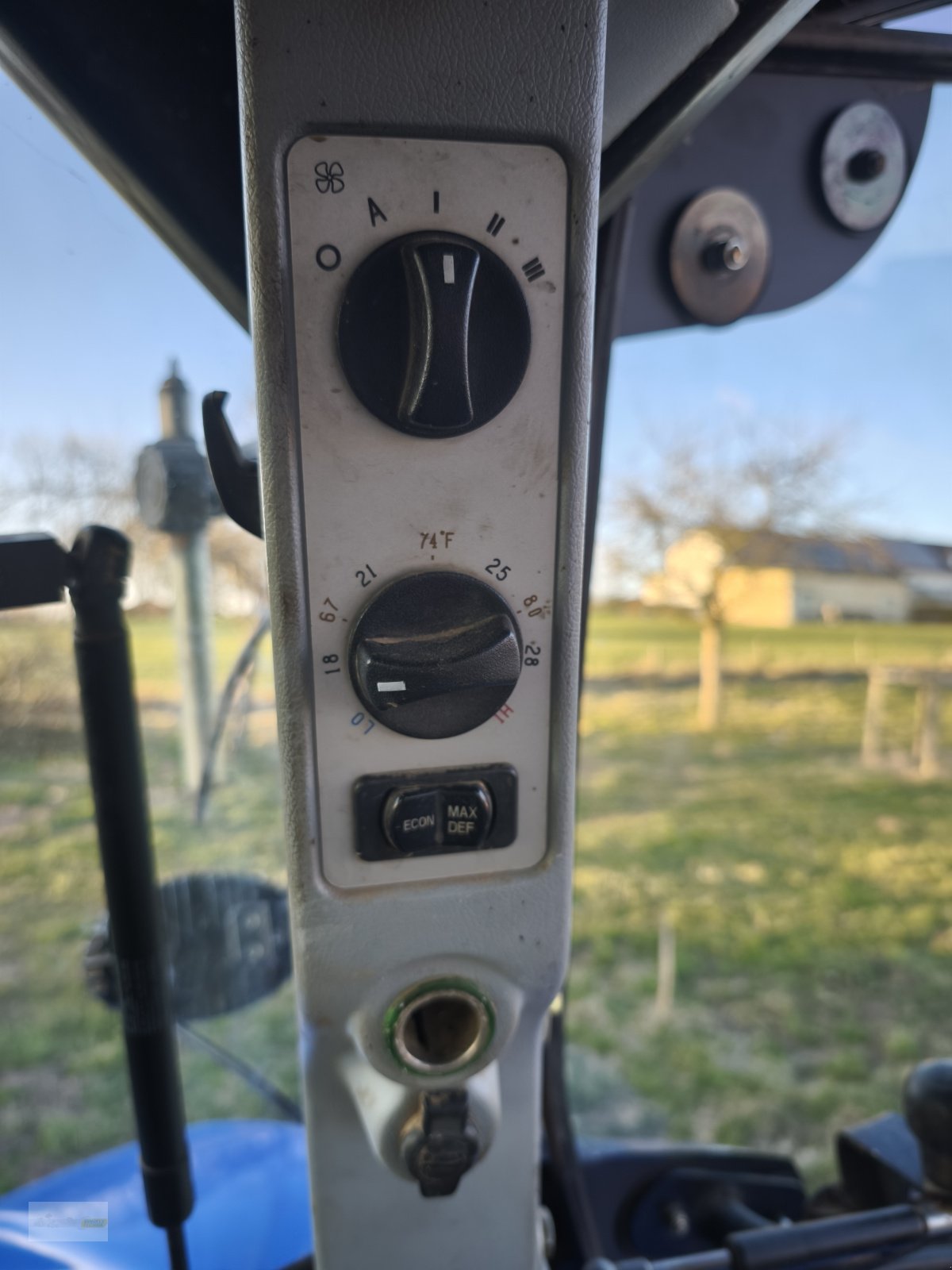 Traktor of the type New Holland T6080 PC, Gebrauchtmaschine in Jucken (Picture 12)