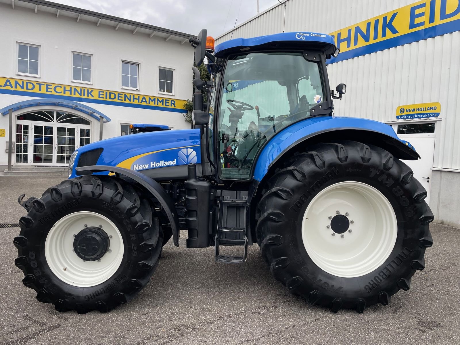Traktor типа New Holland T6080 Range & Power Command, Gebrauchtmaschine в Burgkirchen (Фотография 4)