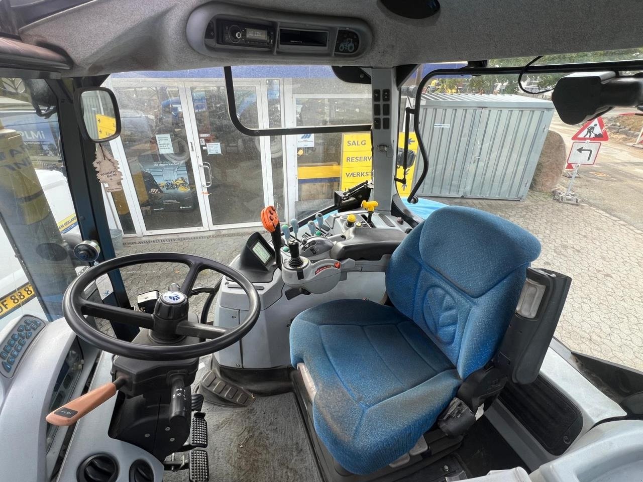 Traktor типа New Holland T6080, Gebrauchtmaschine в Middelfart (Фотография 8)