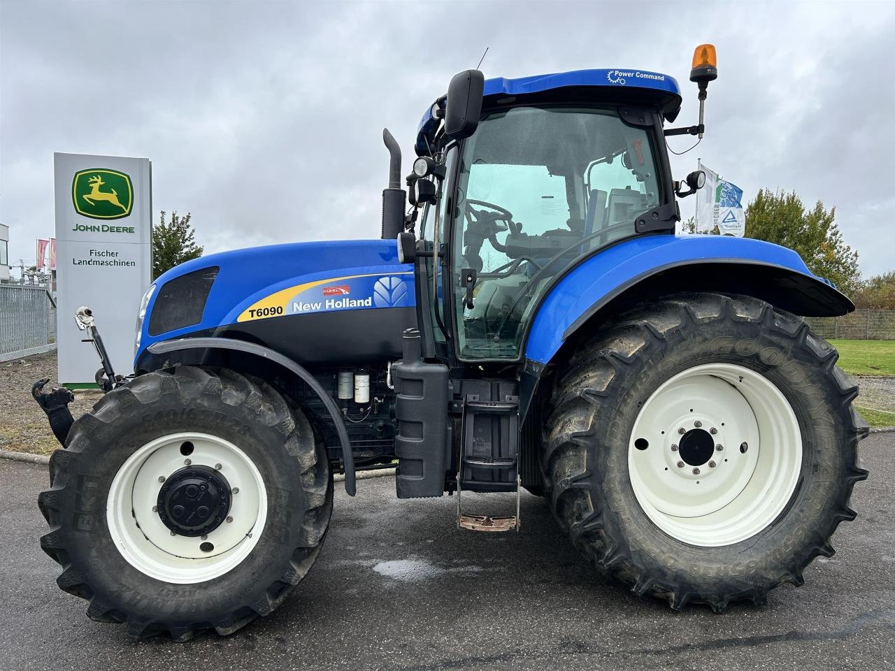 Traktor Türe ait New Holland T6090 Power Command, Gebrauchtmaschine içinde Zweibrücken (resim 1)
