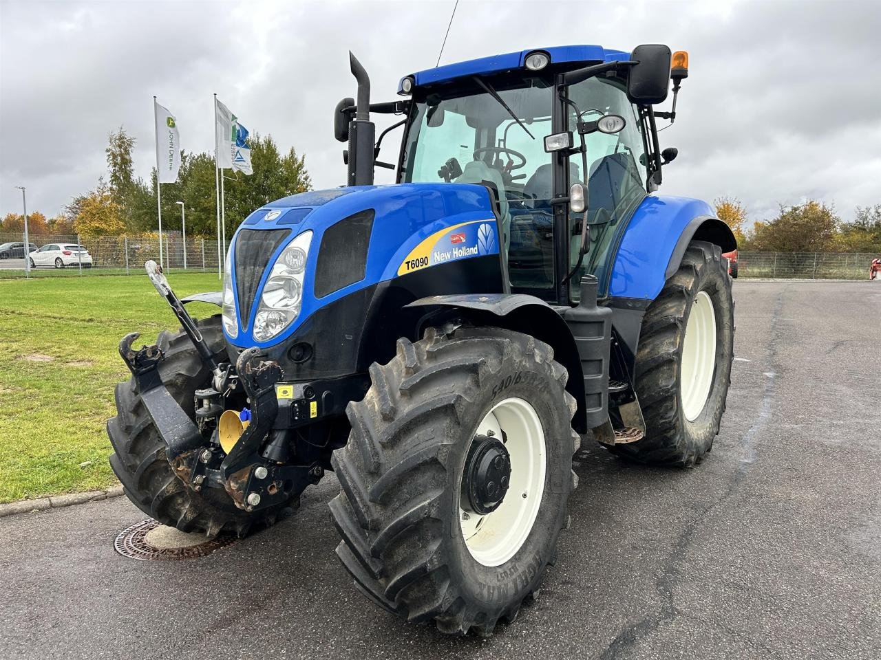 Traktor Türe ait New Holland T6090 Power Command, Gebrauchtmaschine içinde Zweibrücken (resim 2)